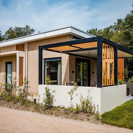 In Veluwe Near Nature Trails, Cleaning Included