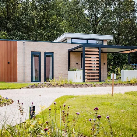 In Veluwe Near Nature Trails, Cleaning Included Hébergement de vacances *